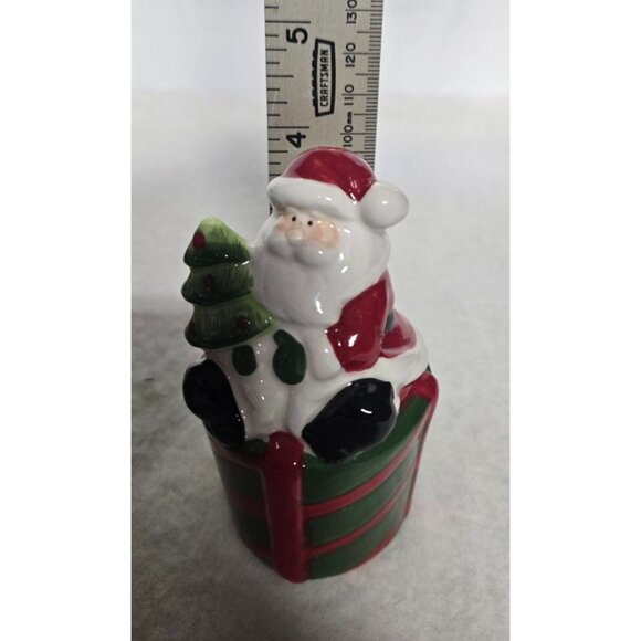 Cracker Barrel Mingle & Jingle Santa Salt & Pepper Shaker Set in Original Box - Picture 12 of 14